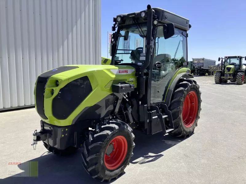 Claas Nexos 240 Tractor €74,900