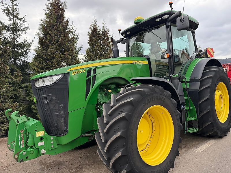 John Deere 8370 R Tractor €125,999