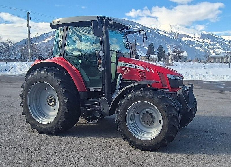 Massey Ferguson 5611 Traktor 57 522 €
