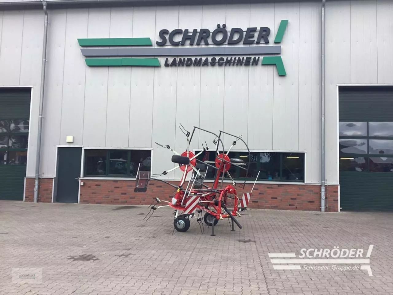 Massey Ferguson TD524 DN Karuzelowy przetrząsacz do siana 7000 €