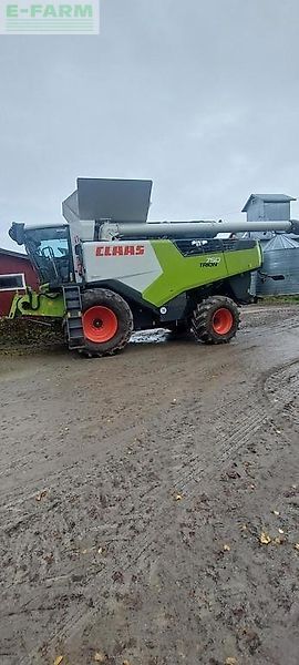 Claas Trion 750 Combine harvester €375,000