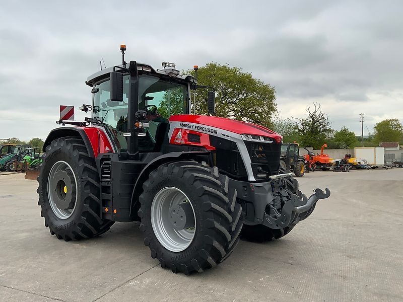 Massey Ferguson 9S.425 Tractor €213,962