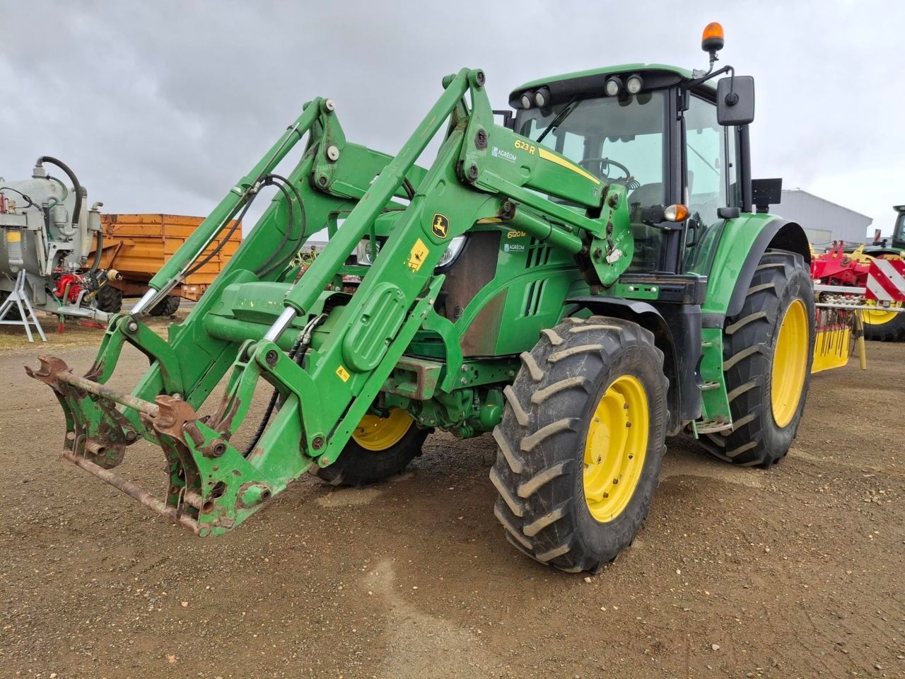 E-FARM: John Deere 6120 M - Tractor - id BVLLJJ4 - €56,000 - Year of construction: 2018 - Engine hours: 4,650,Engine power (HP): 120,France
