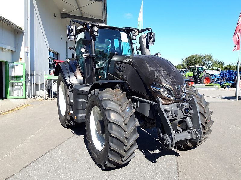 E-FARM: Valtra Q265 - Tractor - id 3GH1JJ4 - €185,000 - Year of construction: 2024 - Engine hours: 1,Germany