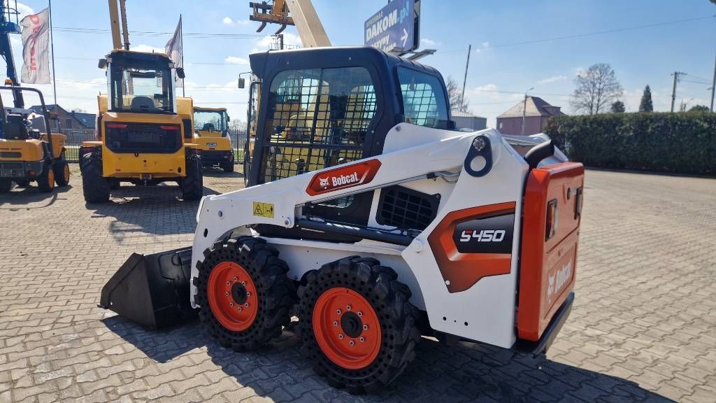 Bobcat s 450 Плъзгащ товарач 29 217 €