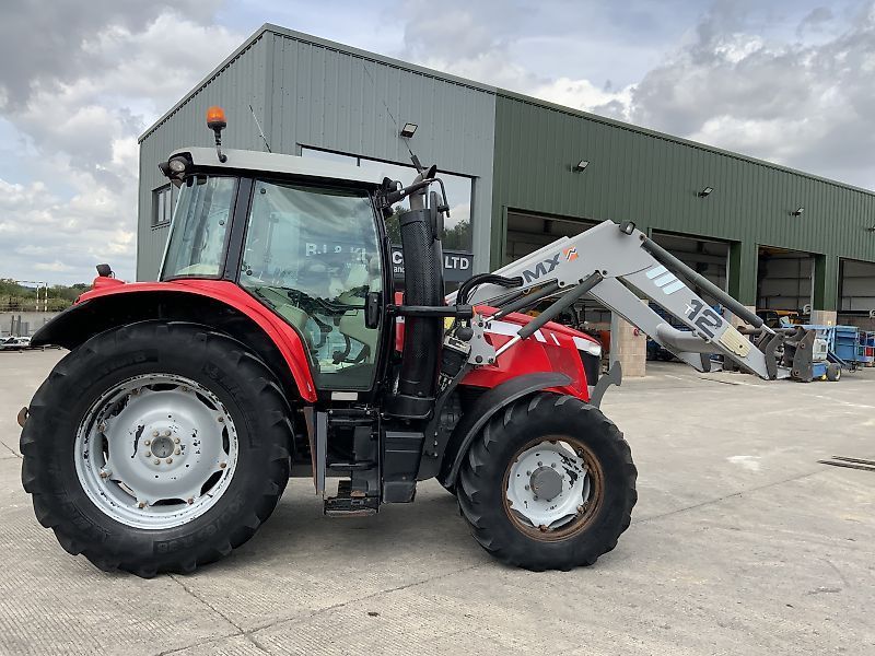 E-FARM: Massey Ferguson 6613 - Tractor - id 1VF4XZM - €38,906 - Year of construction: 2016 - Engine hours: 9,457,United Kingdom