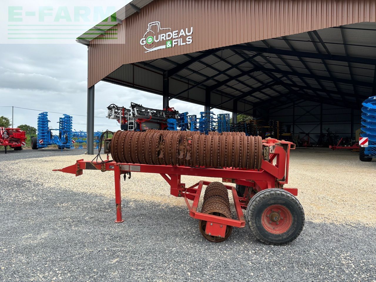 E-FARM: Quivogne r630 - Presses et rouleaux - id 3KCBTK7 - 6 500 € - Année: 1995 - France
