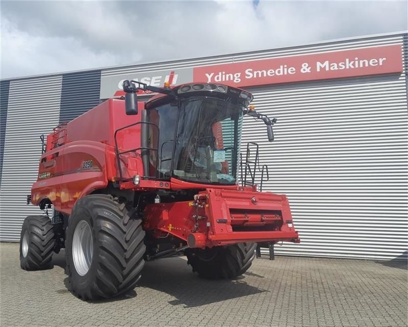 E-FARM: Case IH Axial Flow 8250 - Combine harvester - id QFQSKYJ - €401,576 - Year of construction: 2024 - Engine power (HP): 571,Denmark