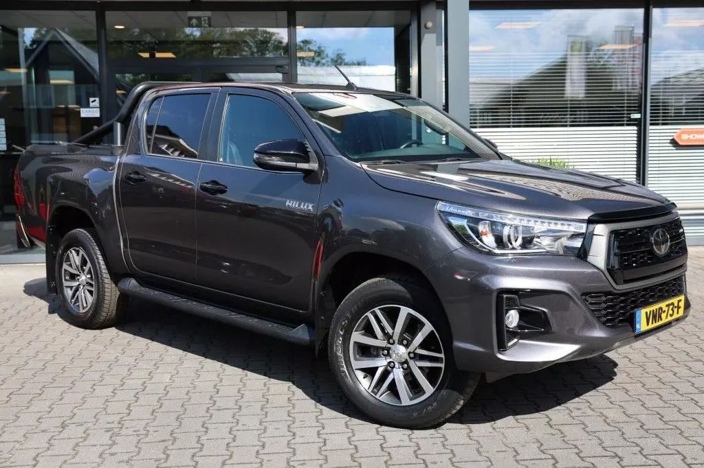 TOYOTA hilux 2.4 d-d dubbel cabin limited be trekker a/t 5 zits 4wd van Vehículo de motor 49.995 €