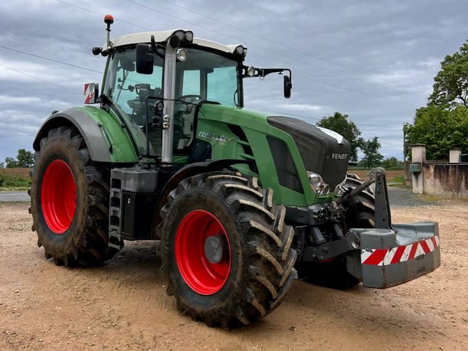 Fendt 824 Vario Profi Tractor €85,000