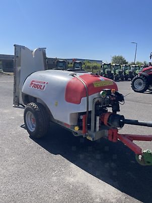 E-FARM: friuli dia poly 7v 1000 - Pflanzenschutzspritze - id TARCJL1 - 12.500 € - Baujahr: 2023 - Frankreich