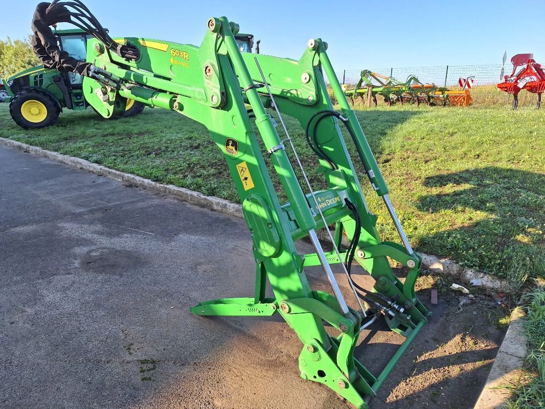 E-FARM: John Deere 6110 M - Traktor - id YJHCSUR - 94 000 EUR - Gyártási év: 2024 - Üzemóra (motor): 430,Motor teljesítménye (LE): 110,Franciaország