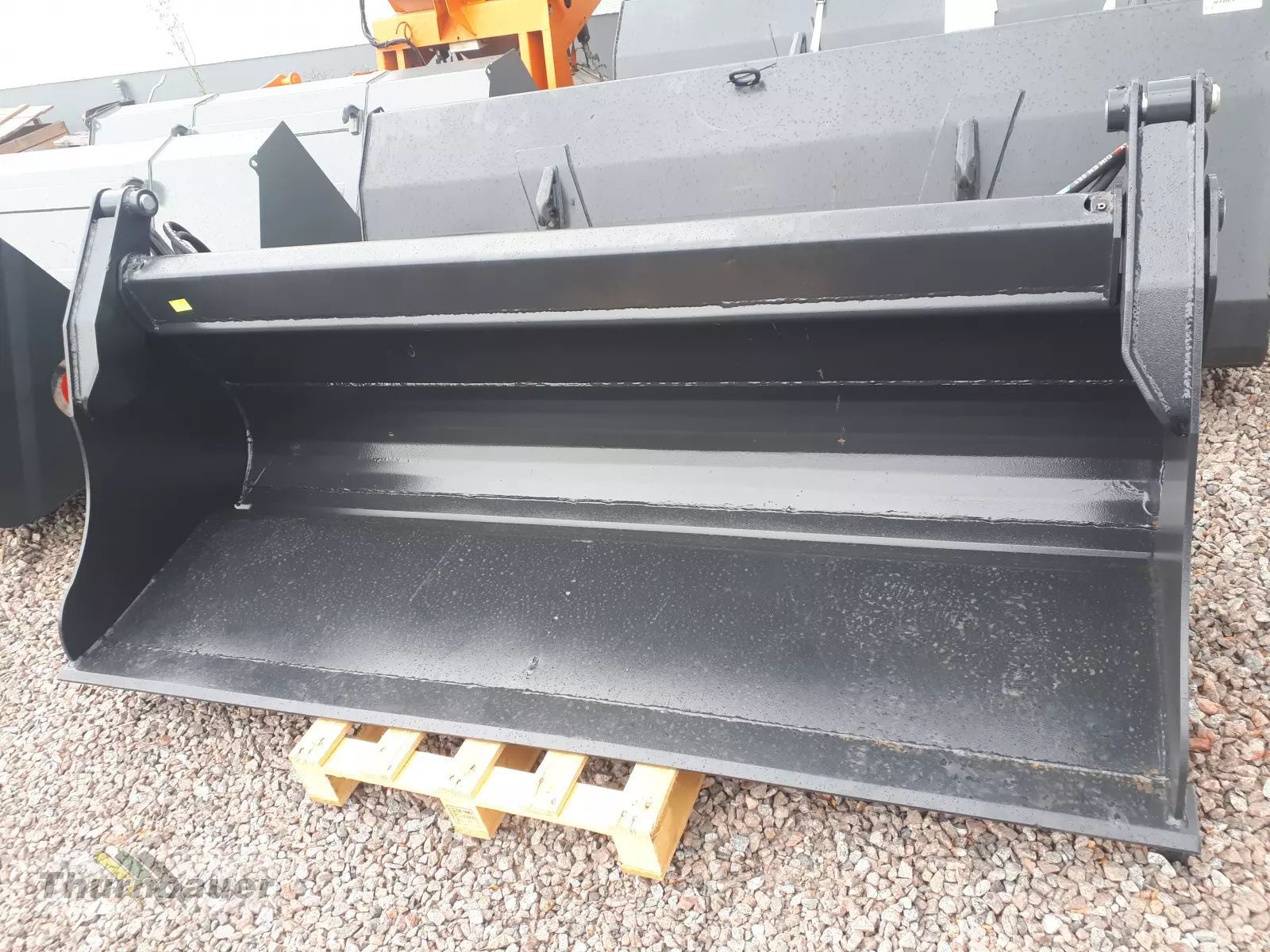 E-FARM: Stekro 4 in 1 schaufel - Attachment - id ASQ6RGY - €2,101 - Year of construction: 2022 - Germany