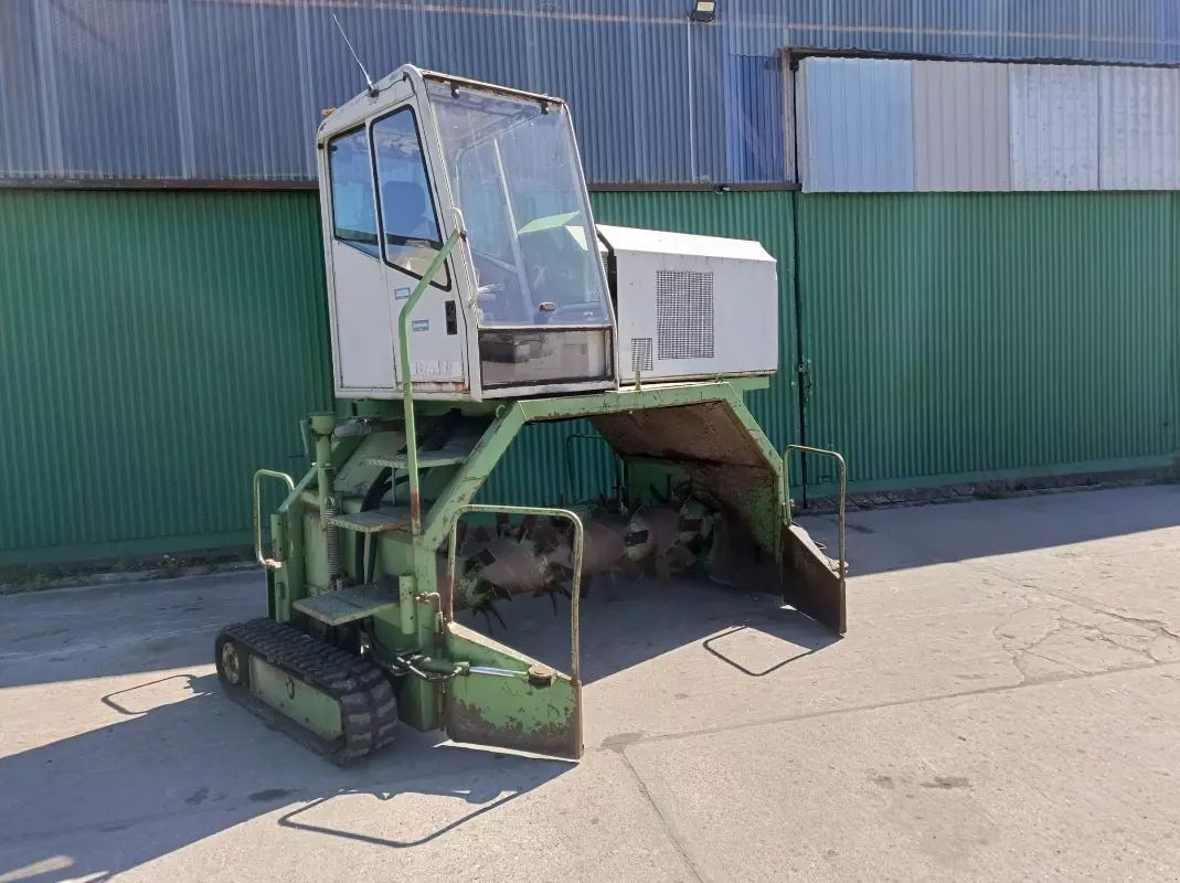 E-FARM: sandberger selbstfahrer kompostwender cmc sf 250 - Kommunaltechnik - id TIFX2HZ - 9.800 € - Baujahr: 1995 - Deutschland