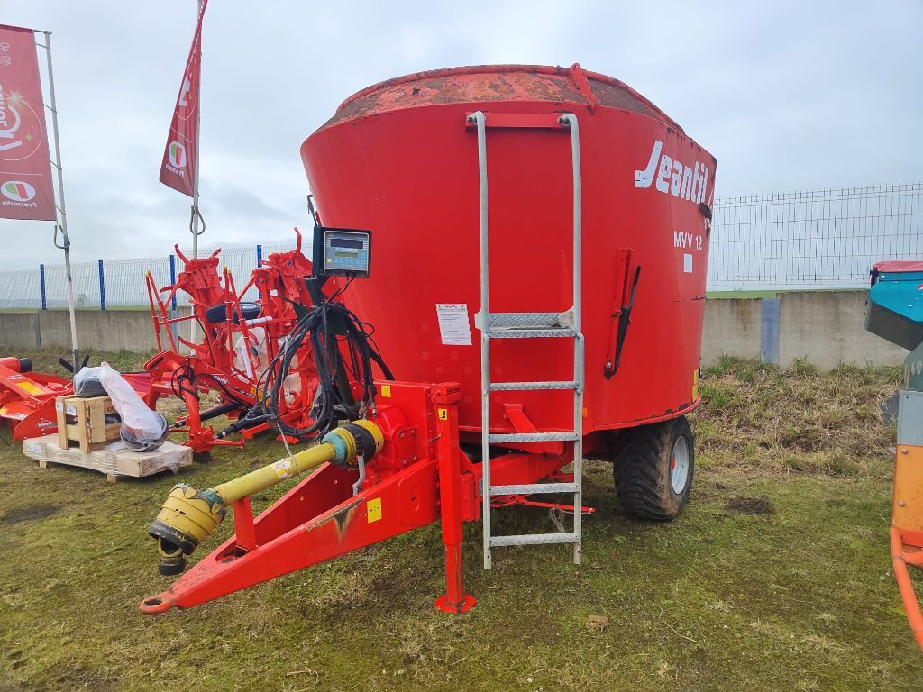 E-FARM: Jeantil mvv12 - Mixer feeder - id INQG299 - €11,000 - Year of construction: 2012 - France