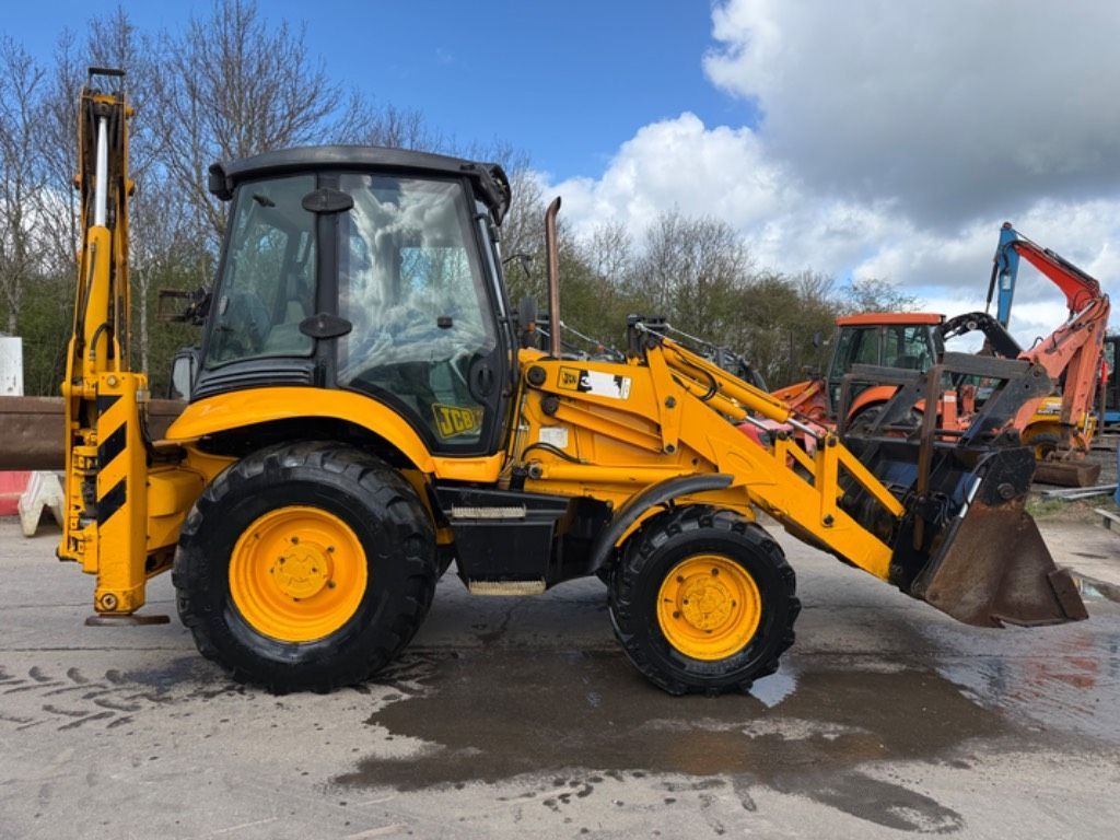 JCB 3 cx contractor plus Retroexcavadora 33.415 €