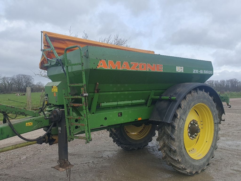 E-FARM: Amazone zgb 5500 - Fertiliser spreader - id XWSVEIA - €14,500 - Year of construction: 2009 - France