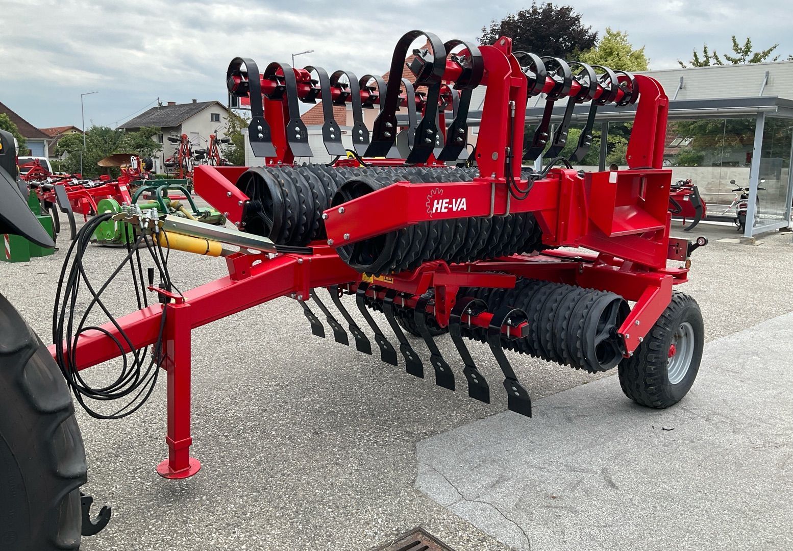 E-FARM: HE-VA Tip Roller 630 - Walze - id 7HMXAZX - 14.992 € - Baujahr: 2023 - Österreich