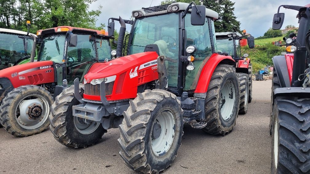 E-FARM: Massey Ferguson 5608 - Tractor - id IGQFLM7 - €48,000 - Year of construction: 2017 - Engine hours: 3,900,Engine power (HP): 80,France