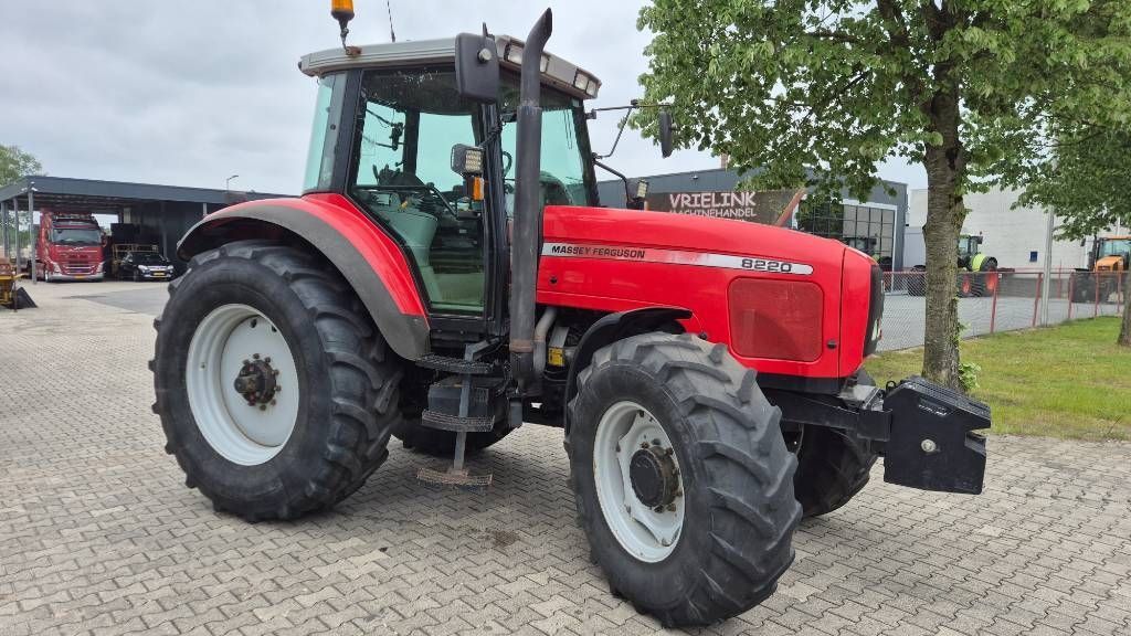 Massey Ferguson 8220 Traktor 22 500 €