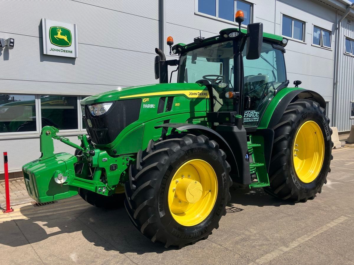 E-FARM: John Deere 6R 155 - Traktor - id IPQEAQF - 149.474 € - Baujahr: 2024 - Abgelesene Motorstunden: 695,Motorleistung (PS): 155,Vereinigtes Königreich