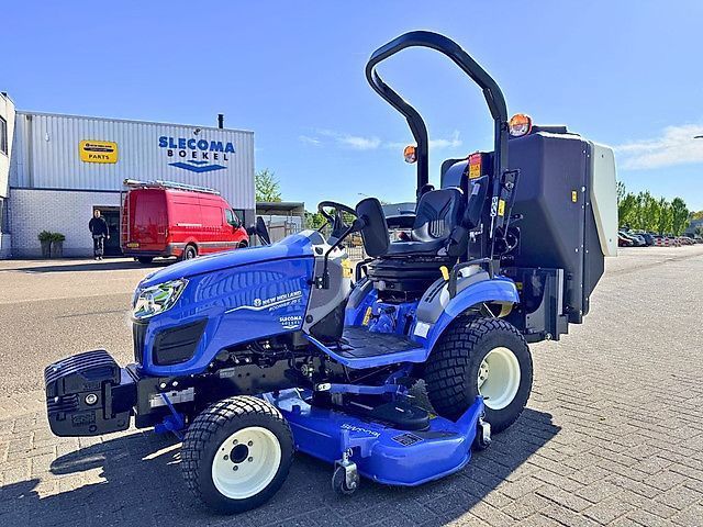 New Holland Boomer 25 Tractor