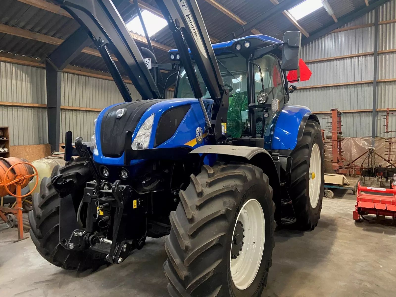 New Holland T7.215 S Tractor 143.940 EUR