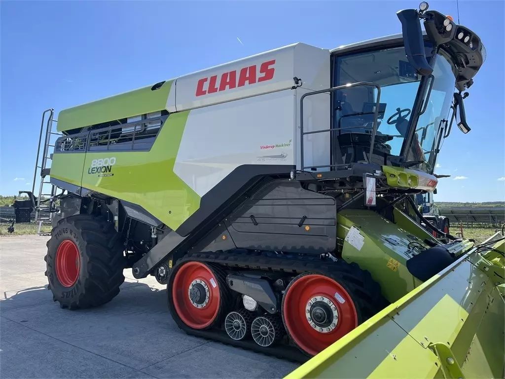 Claas Lexion 8800 TerraTrac Mähdrescher 615.369 €