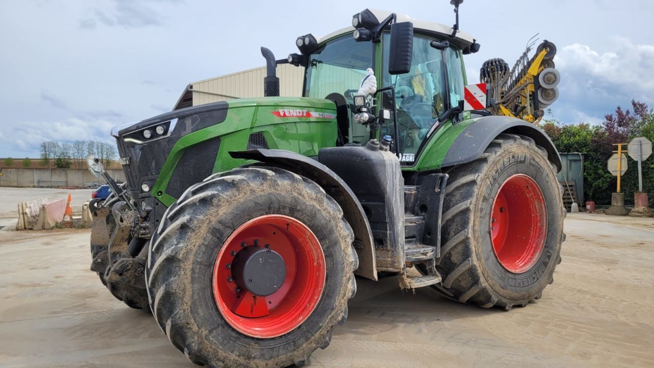 E-FARM: Fendt 942 Vario ProfiPlus - Tractor - id UG8TNQZ - 255.000 € - Año: 2021 - Horas: 1500,Potencia del motor: 420,Francia