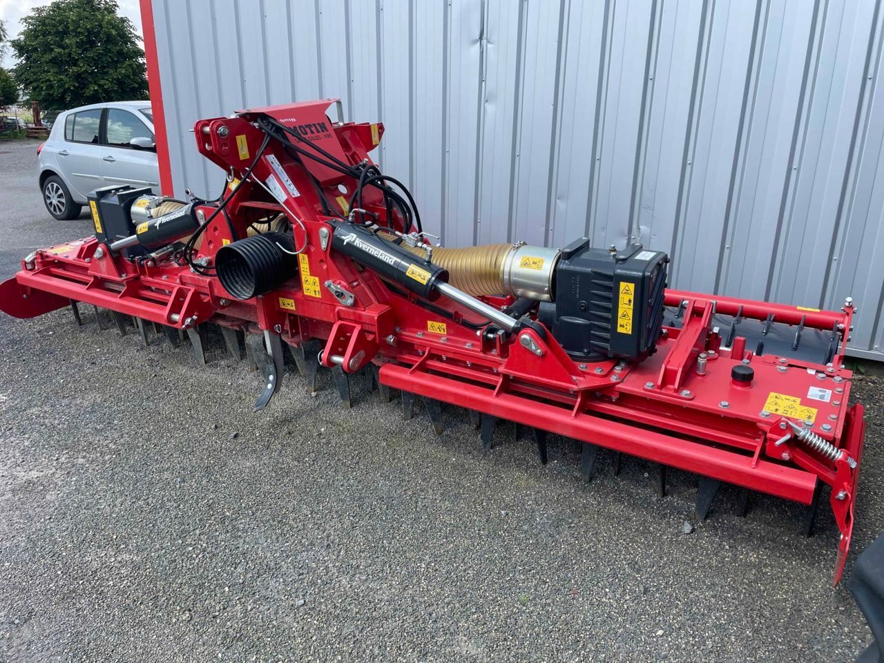 E-FARM: Kverneland ngh advance 4.5m - Herse rotative - id CFZ89RD - France