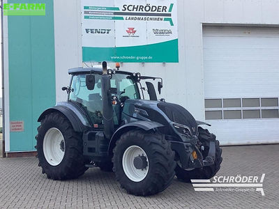 E-FARM: Valtra T214D SmartTouch - Tractor - id 5EVQJGB - €75,885 - Year of construction: 2018 - Engine hours: 6,224,Engine power (HP): 215,Germany
