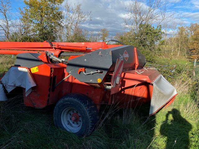 E-FARM: Kuhn FC 353 GC - Segadora - id HXECB51 - 7500 € - Año: 2008 - Francia