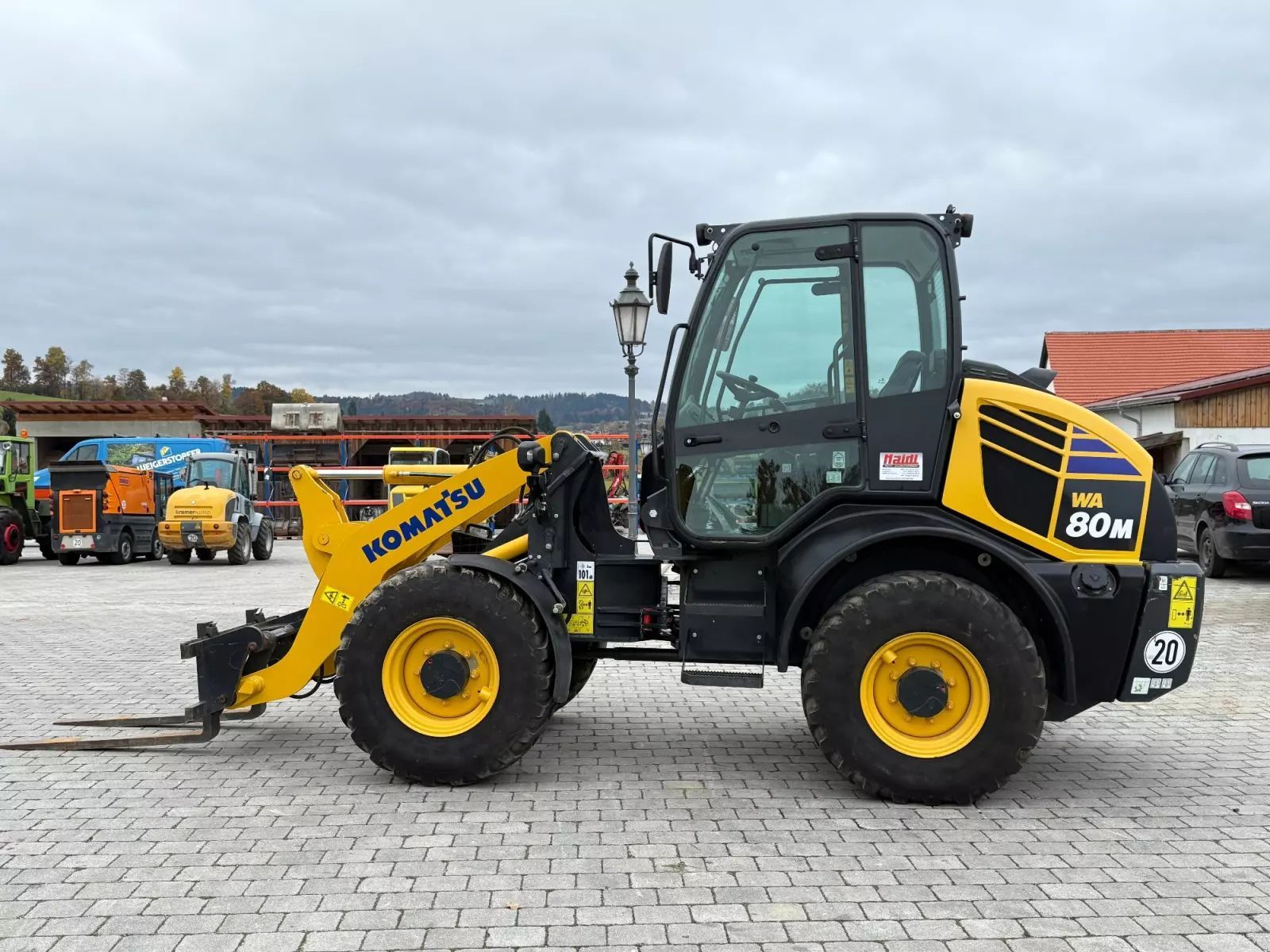 KOMATSU wa 80m - 8eo Ładowarka kołowa 41 900 €