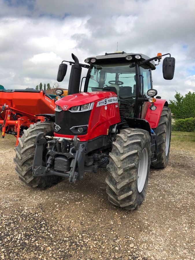 E-FARM: Massey Ferguson 6714S Dyna-6 - Tracteur - id 1JNCAX6 - 71 000 € - Année: 2019 - Lecture du nombre d'heure: 3 000,Puissance du moteur (chevaux): 140,France