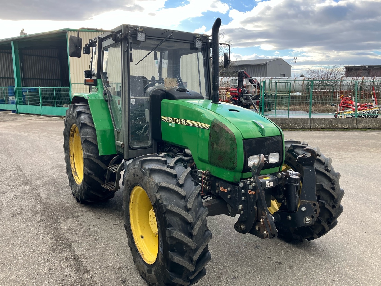 John Deere 3300 tractor €23,451