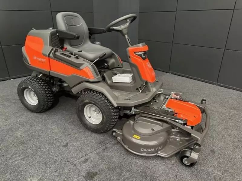 Husqvarna R 418TsX AWD Fűnyíró 10 825 EUR
