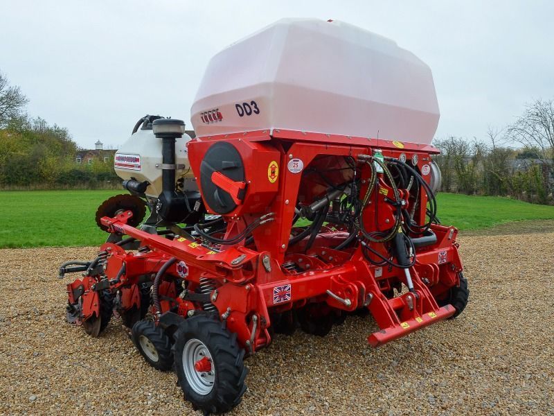 E-FARM: Sumo dd3 direct drill 3m - Semoir direct - id M9QLBYD - 24 811 € - Année: 2016 - Royaume-Uni