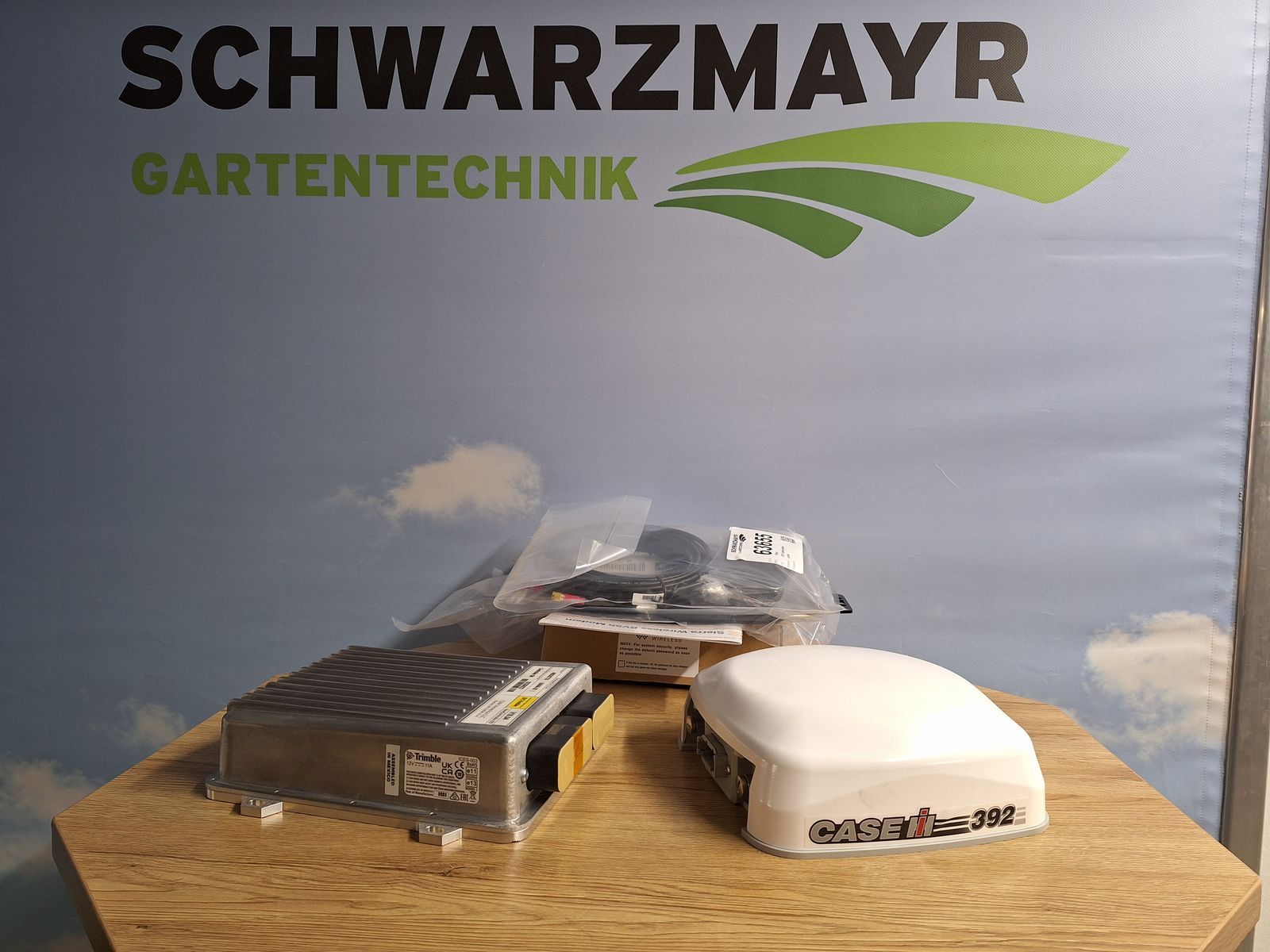 E-FARM: Steyr accuguide lenksystem ag392 + naviii - Precision farming and GPS - id N6IYRVR - Austria