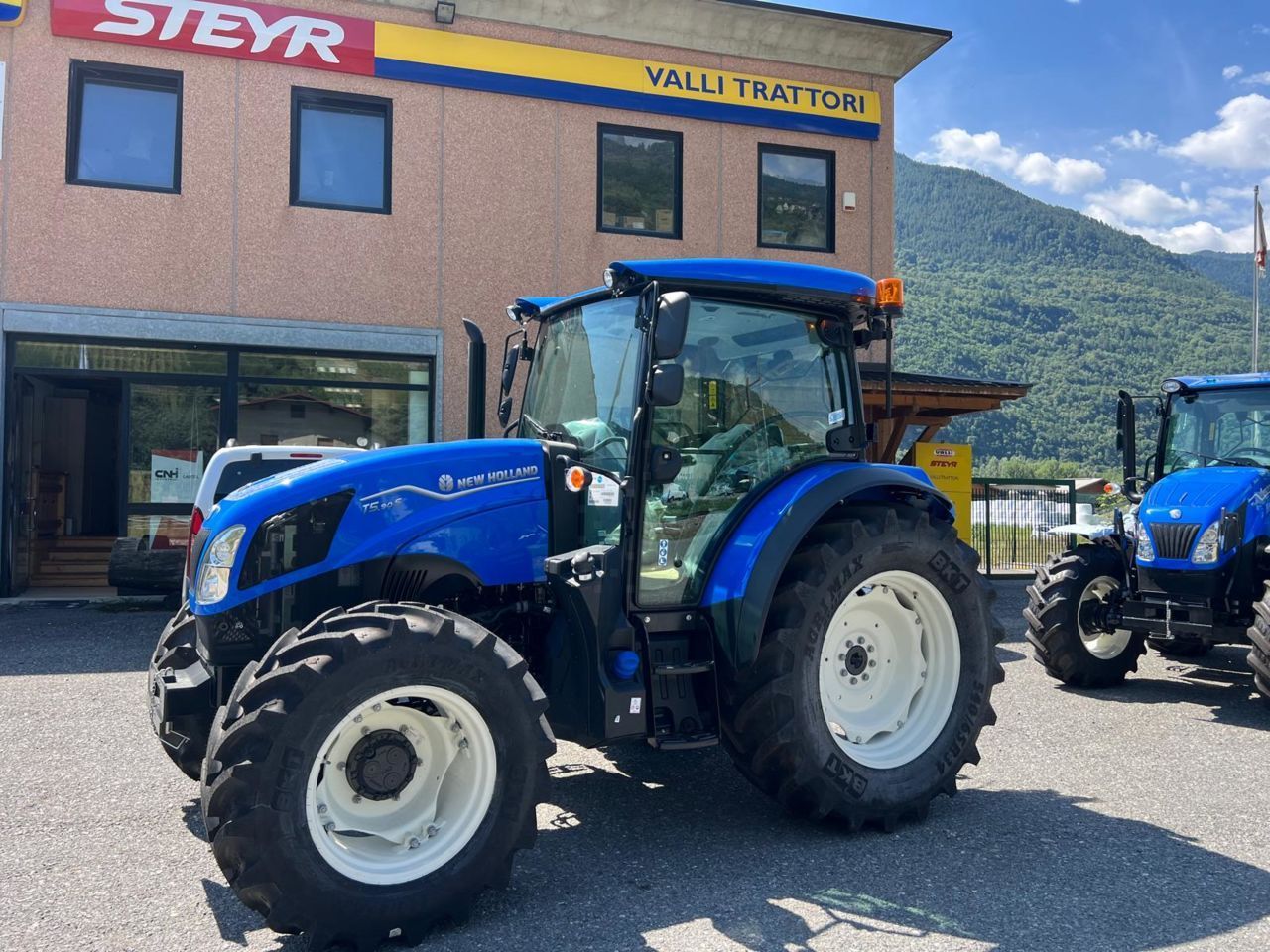 New Holland T5.90 Tractor €49,500