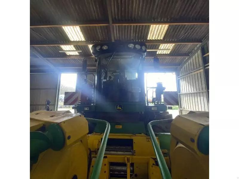 E-FARM: John Deere 7180 i - Self propelled forage harvester - id YZATGN3 - €75,000 - Year of construction: 2014 - Engine power (HP): 380,France