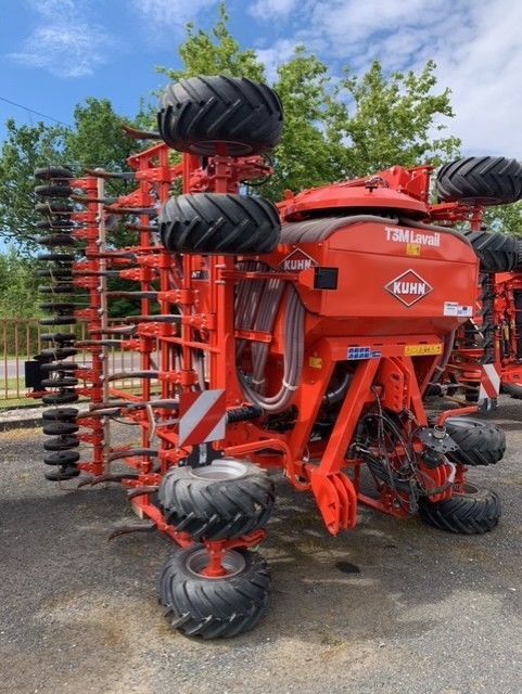 E-FARM: Kuhn Megant 602 R - Perforación directa - id AU3VIMB - 52.000 € - Año: 2023 - Francia