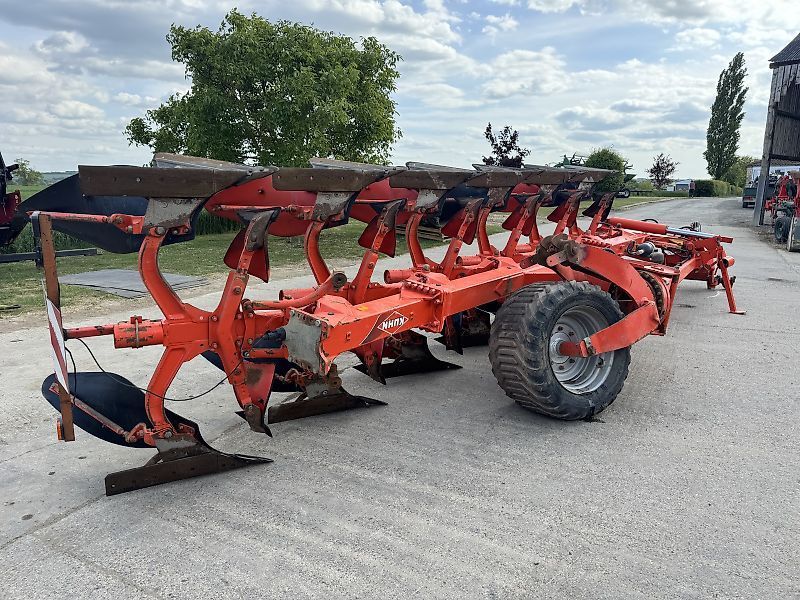 E-FARM: Kuhn vt1180m6h 5+1 semi mounted plough - Power harrow - id Q13UEET - €8,088 - Year of construction: 2012 - United Kingdom