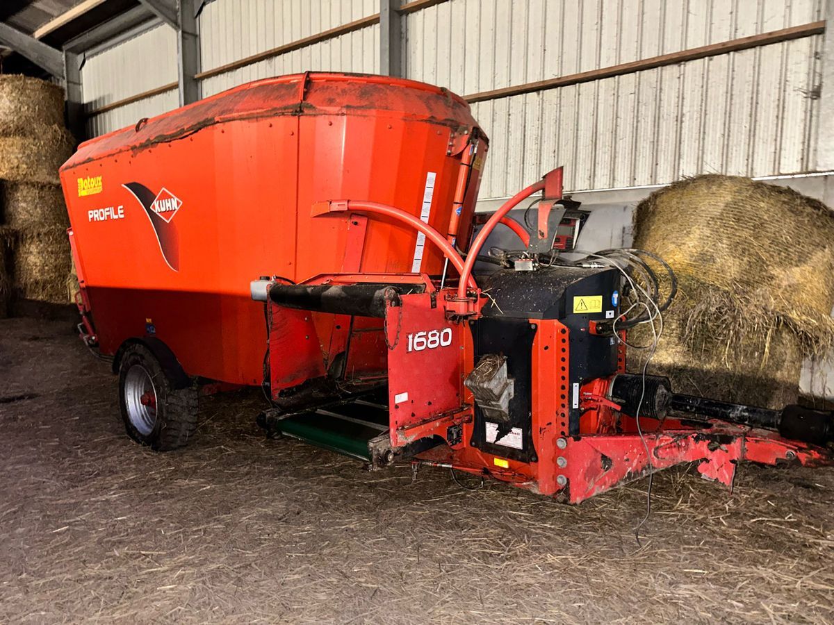 E-FARM: Kuhn profile 1680 - Mixer feeder - id L7CJIMF - Year of construction: 2012 - France