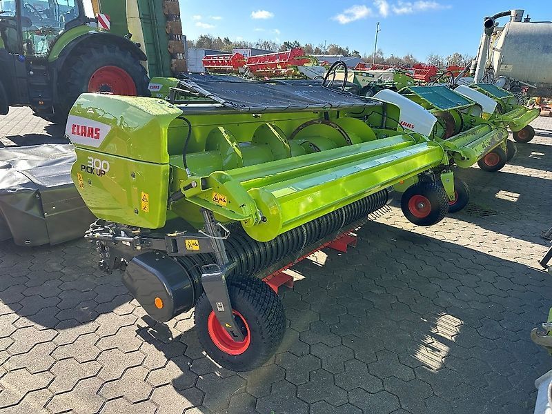 Claas Pick Up 300 Profi Contour Header €23,750