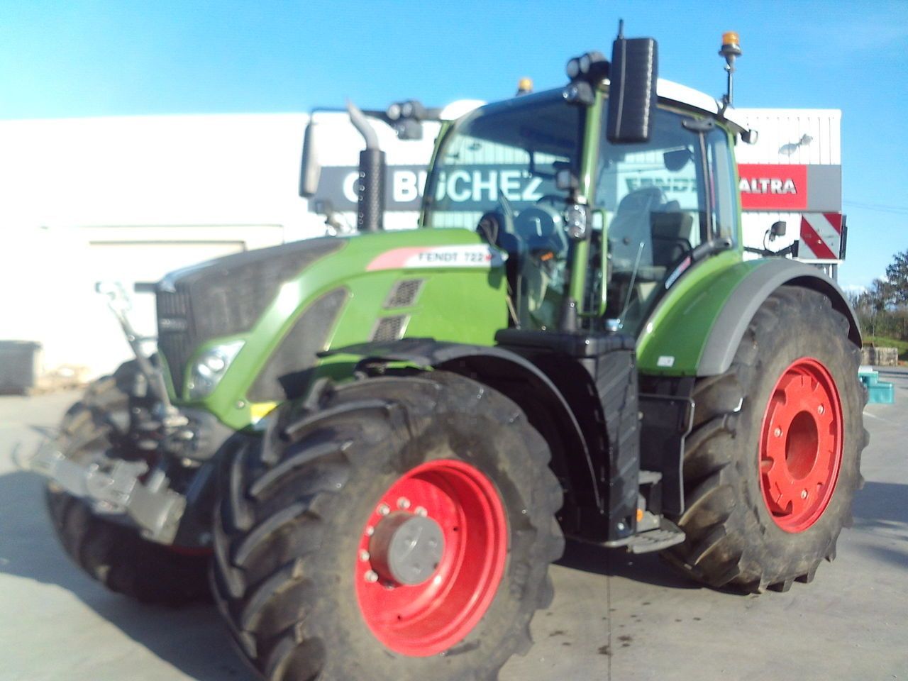 E-FARM: Fendt 722 Vario - Traktor - id 4NT4QM6 - 157.000 € - Baujahr: 2020 - Abgelesene Motorstunden: 1.850,Motorleistung (PS): 220,Frankreich