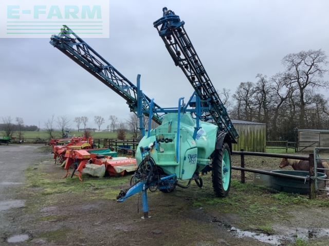 E-FARM: Berthoud TRACKER 3200 - Permetezőgép - id MZB5YHQ - 12 500 EUR - Gyártási év: 2011 - Franciaország