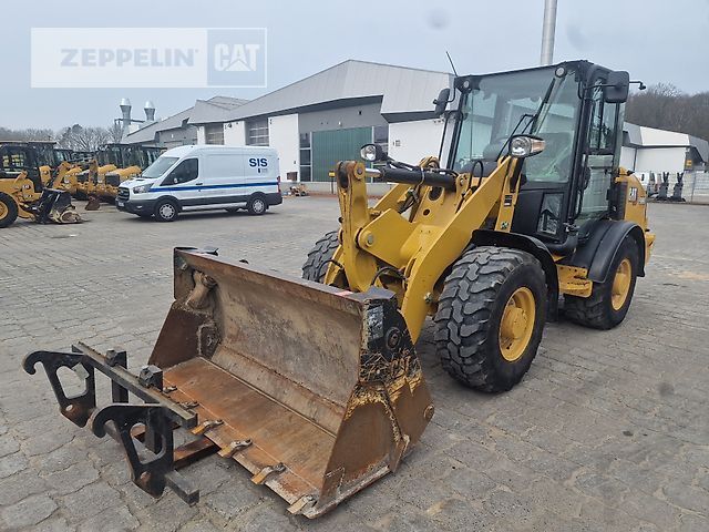 Caterpillar 906m Kolový nakladač 36 500 €