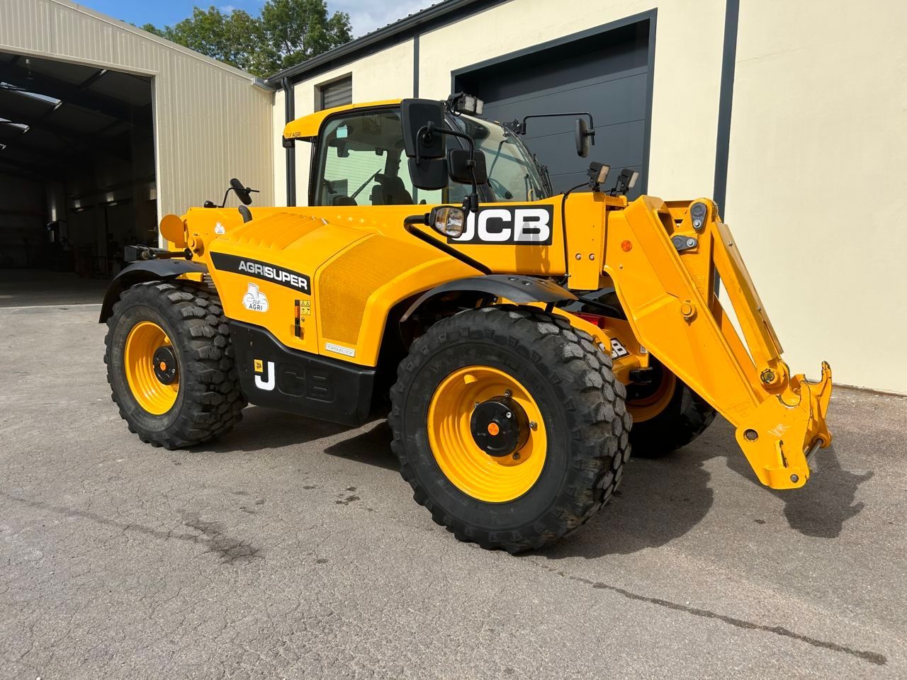 E-FARM: JCB 542-70 AGRI Super - Încărcător telescopic - id DNSKM1D - 78.000 EUR - Anul: 2020 - Citeste ore: 2.697,Muterea motorului: 145,Franța