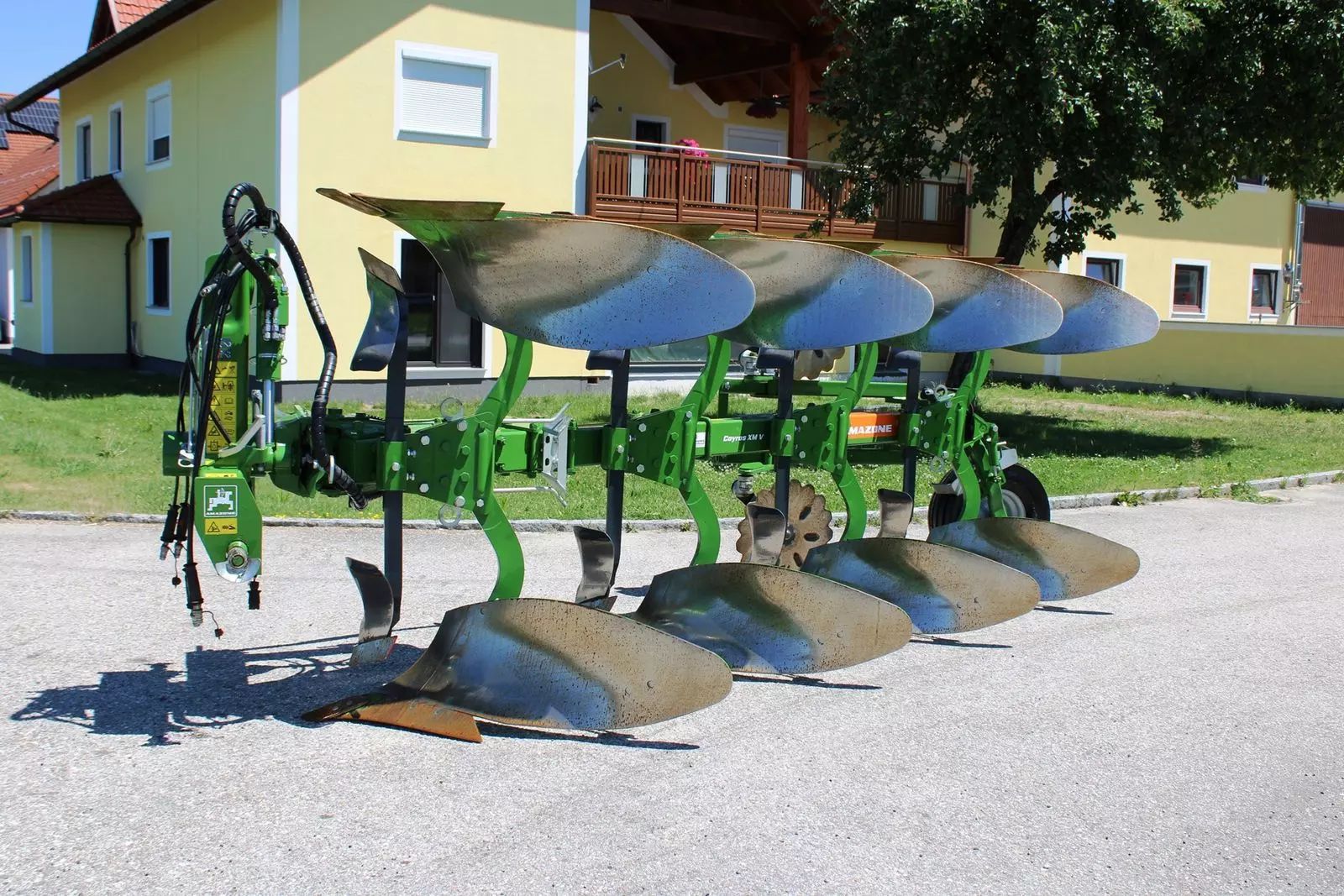 E-FARM: Amazone Cayros XM 4-1050 - Plov - id UALKI7Z - 15.750 € - Produktionsår: 2022 - Østrig