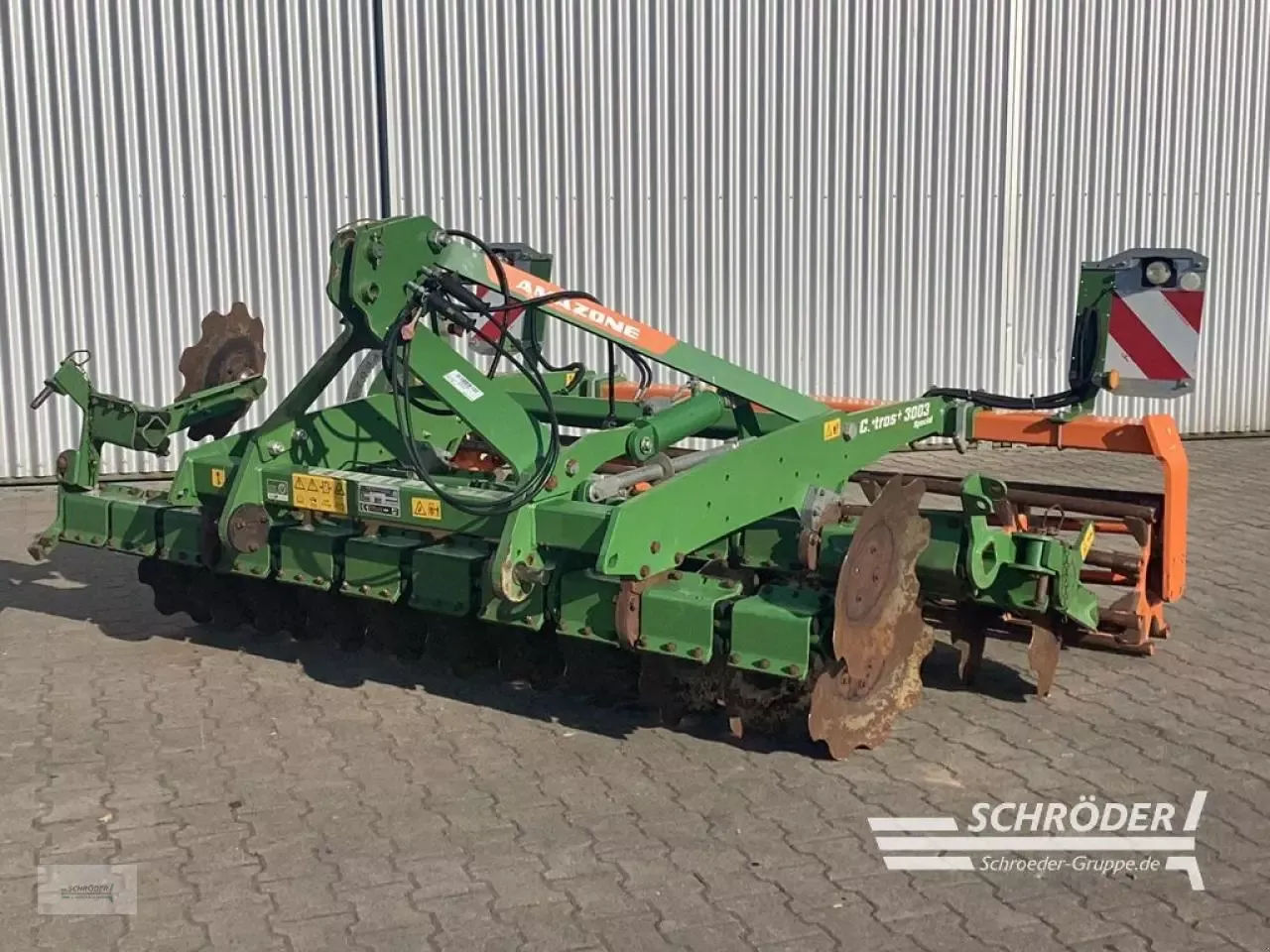 E-FARM: Amazone catros+ 3003 special - Kultivátor - id DYFSGUD - 10 685 EUR - Gyártási év: 2018 - Németország